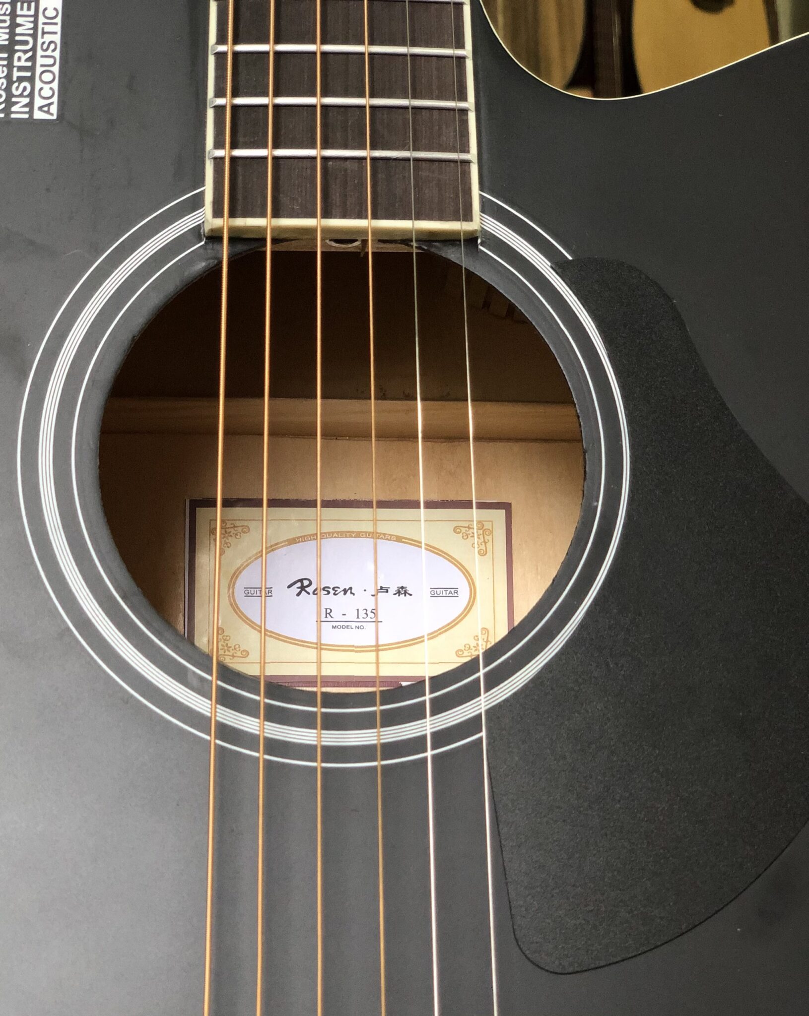 Thay Dây Đàn Guitar Tại Nhà Quận Hai Bà Trưng