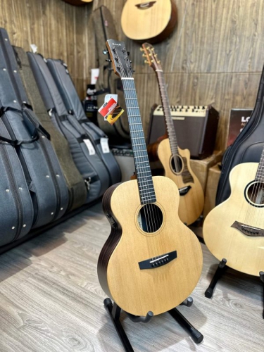 Guitar Acoustic Enya EM X1 Pro dáng Mini Size 3/4 Có EQ