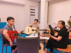 Học Đàn Guitar Ba Đình